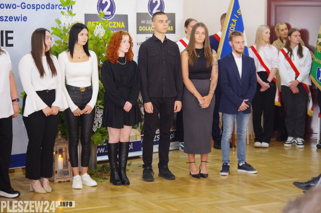Pasowanie na czeladnika i wręczenie dyplomów zawodowych