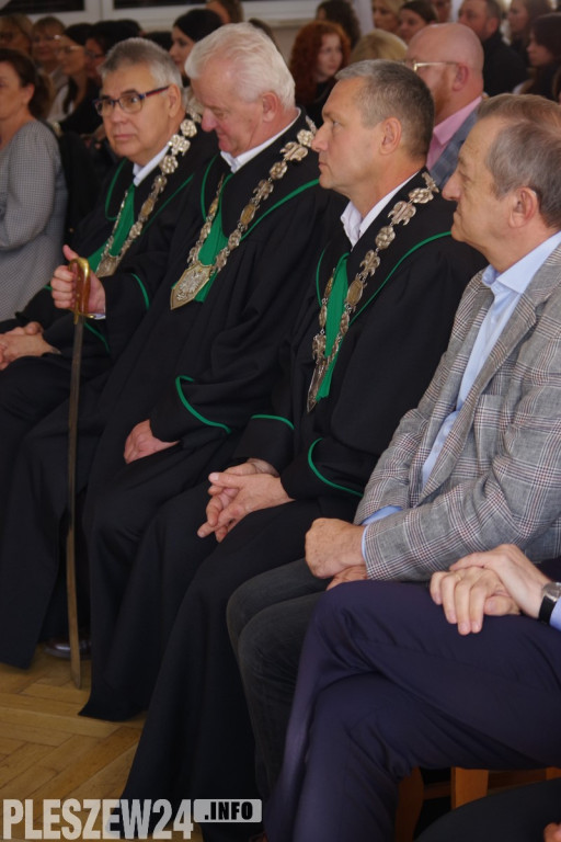 Pasowanie na czeladnika i wręczenie dyplomów zawodowych