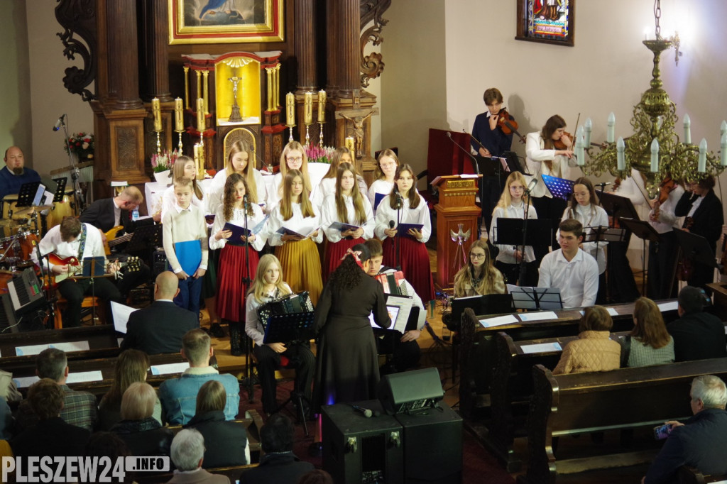 Schola Lenartowicka i Zespół Sound of Heaven z koncertem w Jedlcu