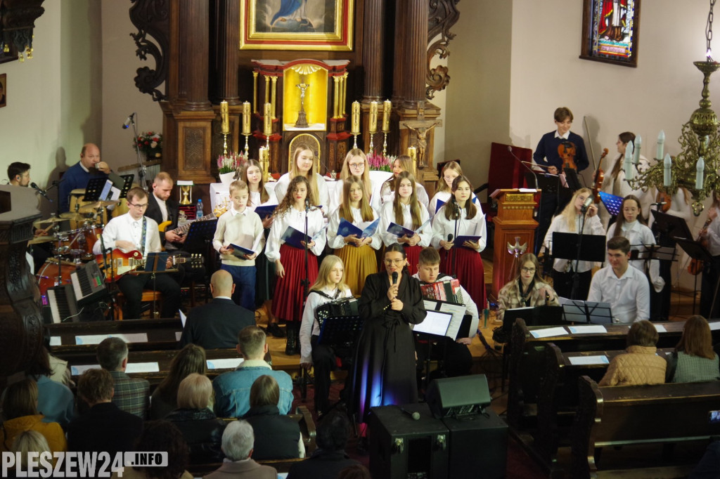 Schola Lenartowicka i Zespół Sound of Heaven z koncertem w Jedlcu