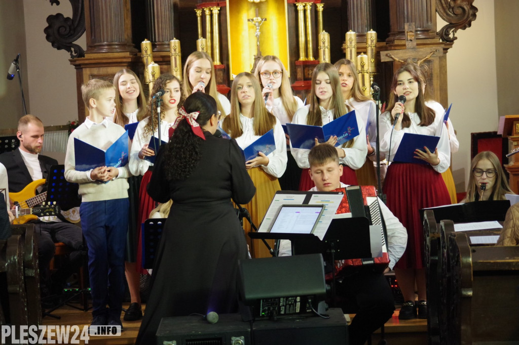 Schola Lenartowicka i Zespół Sound of Heaven z koncertem w Jedlcu