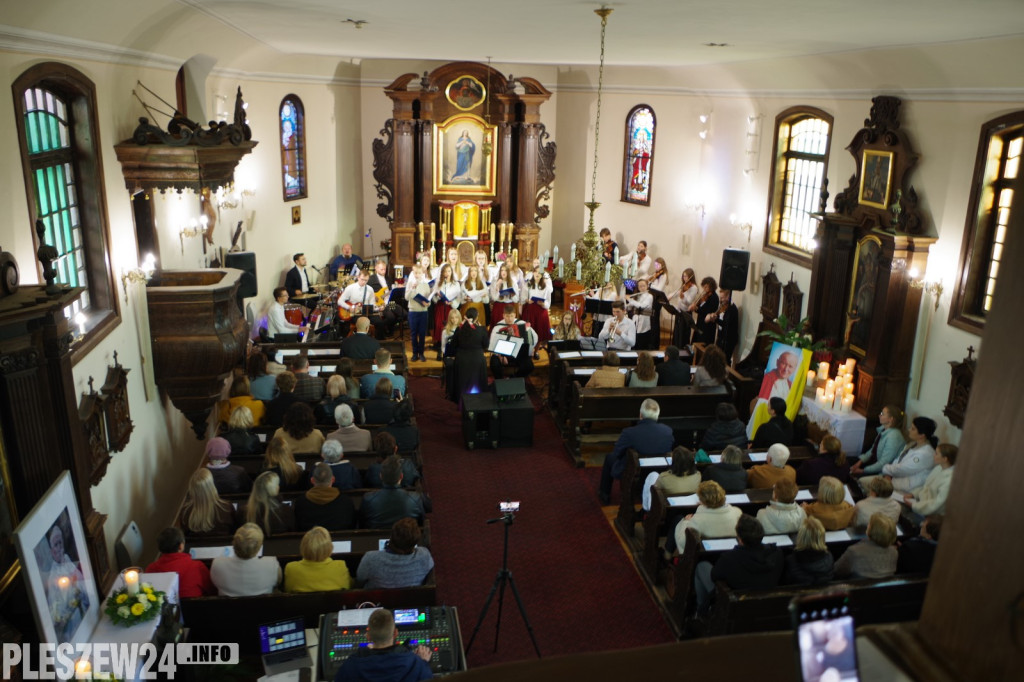 Schola Lenartowicka i Zespół Sound of Heaven z koncertem w Jedlcu