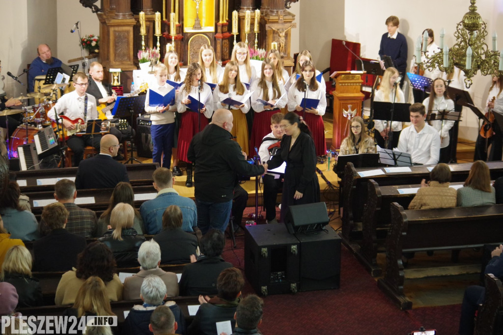 Schola Lenartowicka i Zespół Sound of Heaven z koncertem w Jedlcu