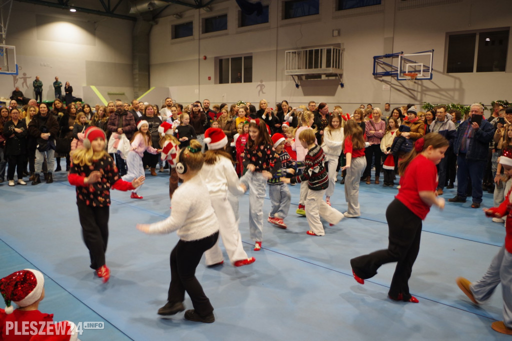 Jarmark Mikołajkowy w pleszewskiej Jedynce