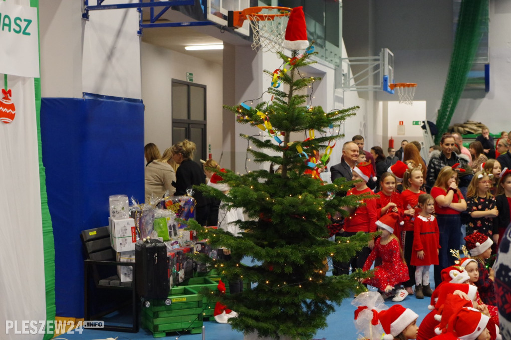 Jarmark Mikołajkowy w pleszewskiej Jedynce
