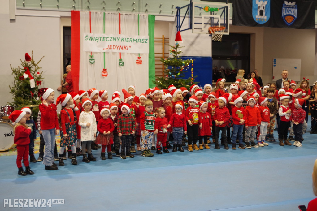 Jarmark Mikołajkowy w pleszewskiej Jedynce