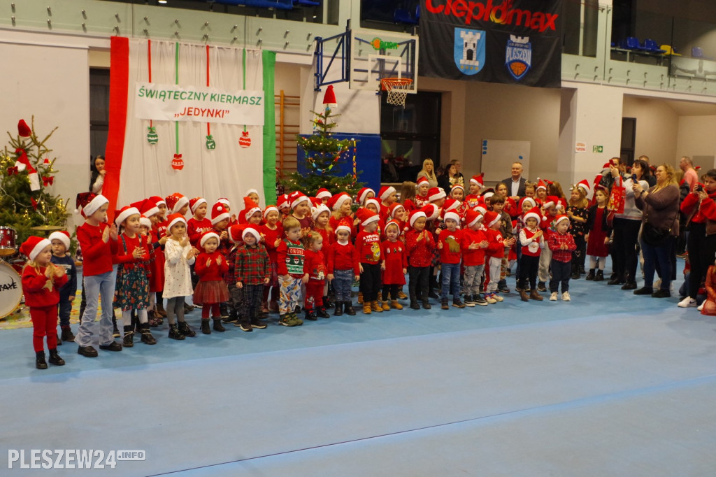 Jarmark Mikołajkowy w pleszewskiej Jedynce