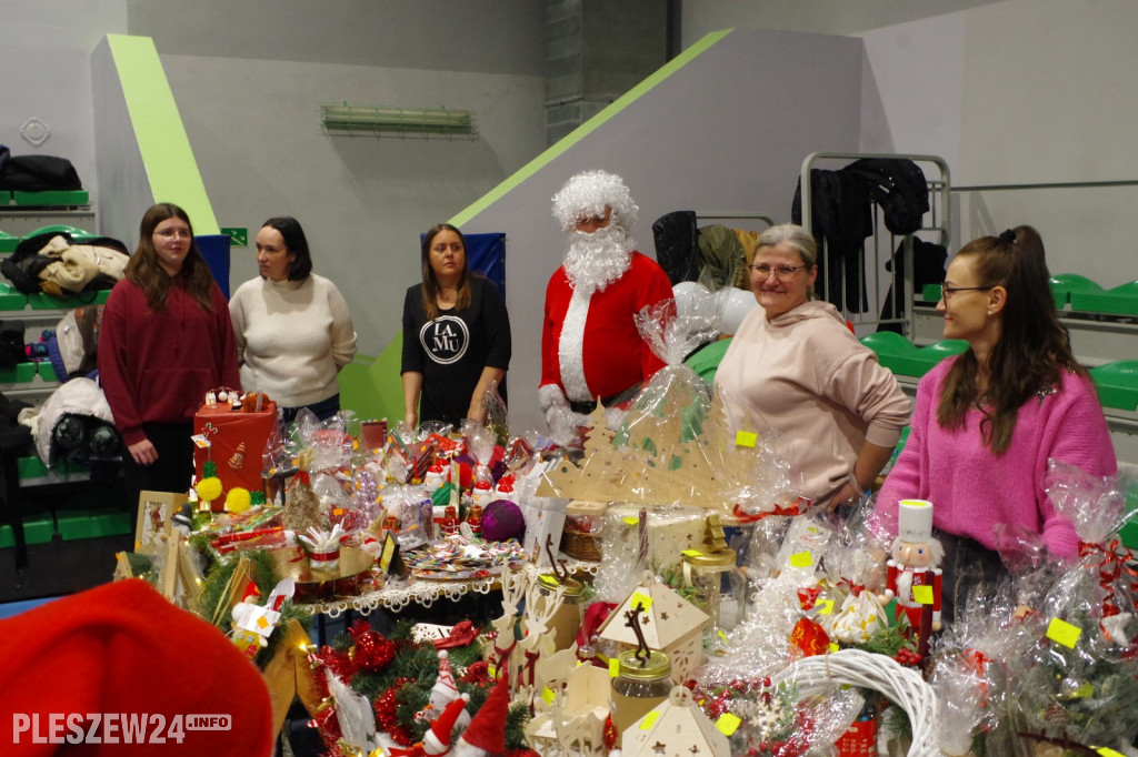 Jarmark Mikołajkowy w pleszewskiej Jedynce