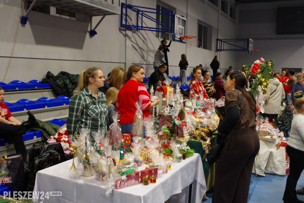Jarmark Mikołajkowy w pleszewskiej Jedynce