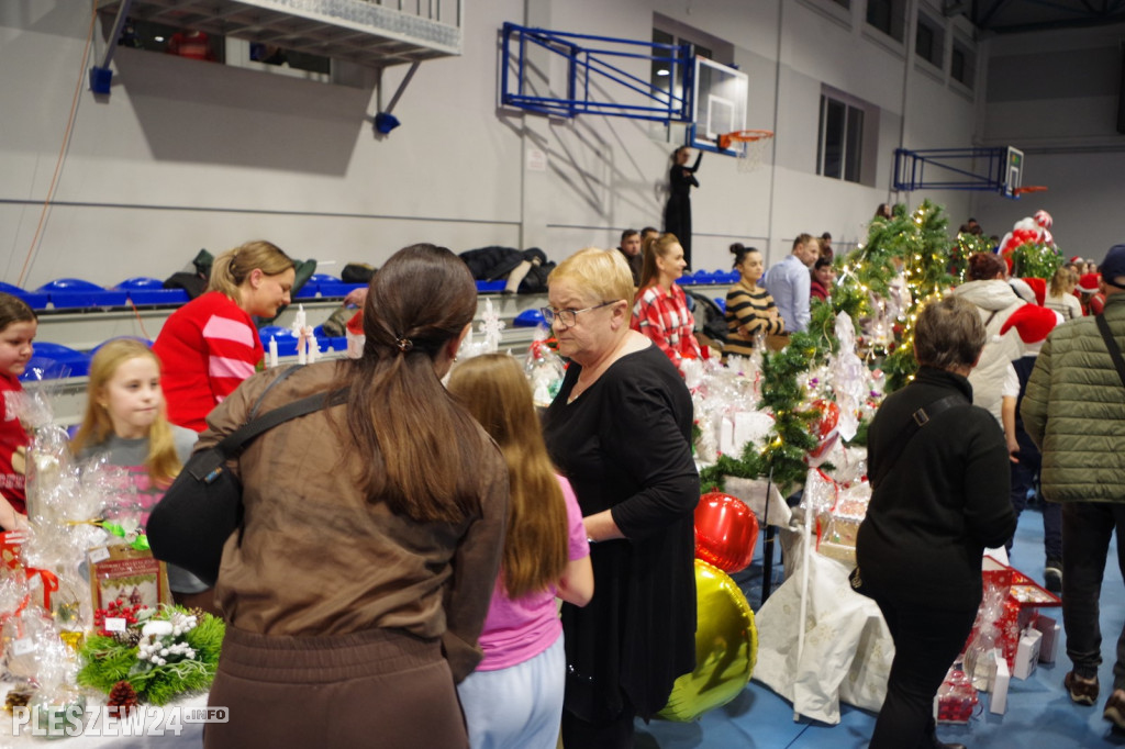Jarmark Mikołajkowy w pleszewskiej Jedynce