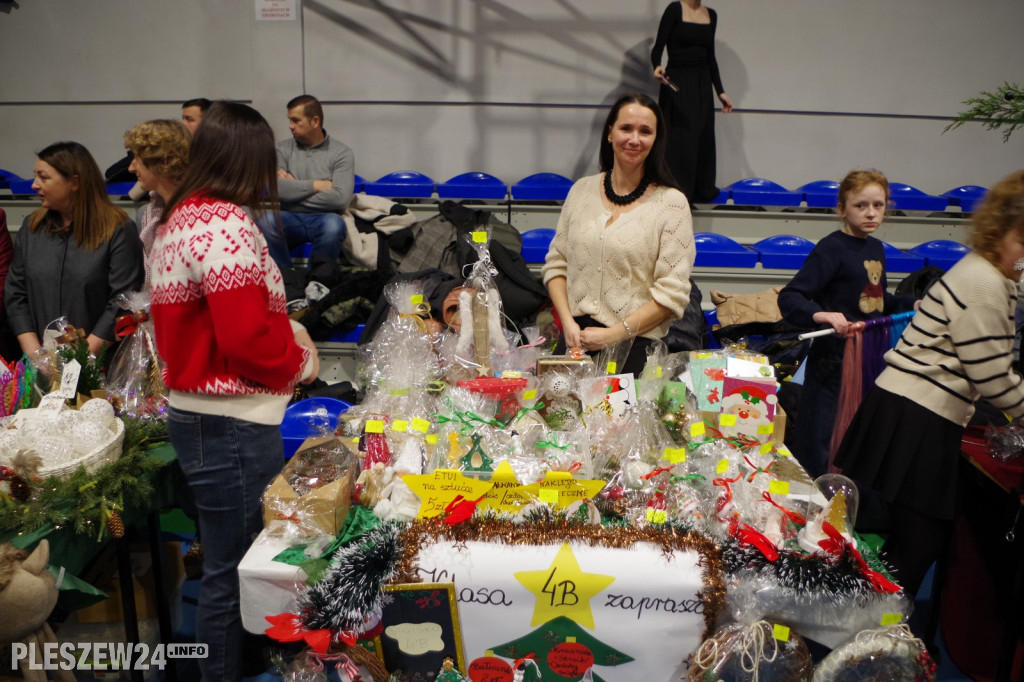 Jarmark Mikołajkowy w pleszewskiej Jedynce