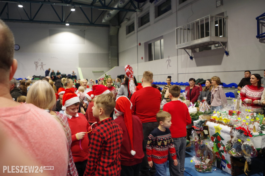 Jarmark Mikołajkowy w pleszewskiej Jedynce