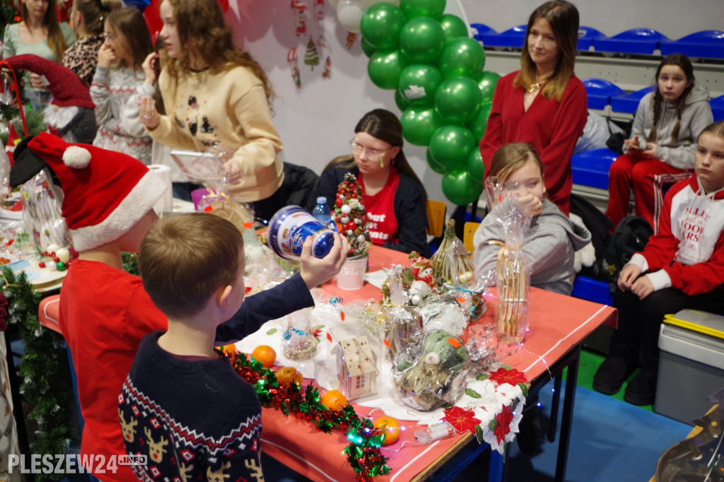 Jarmark Mikołajkowy w pleszewskiej Jedynce