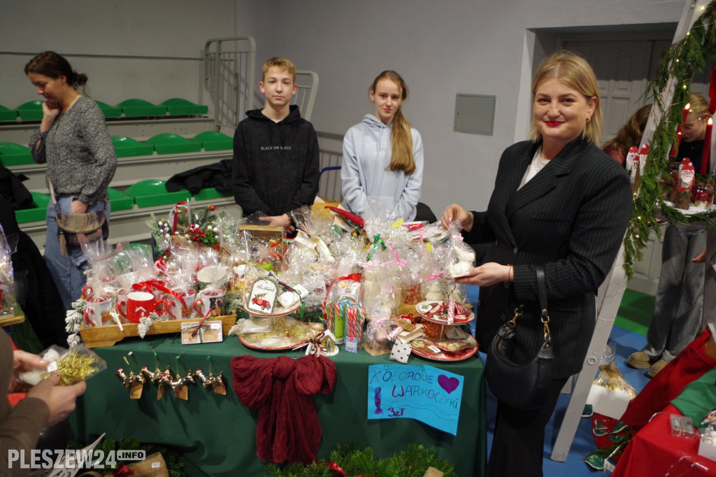 Jarmark Mikołajkowy w pleszewskiej Jedynce