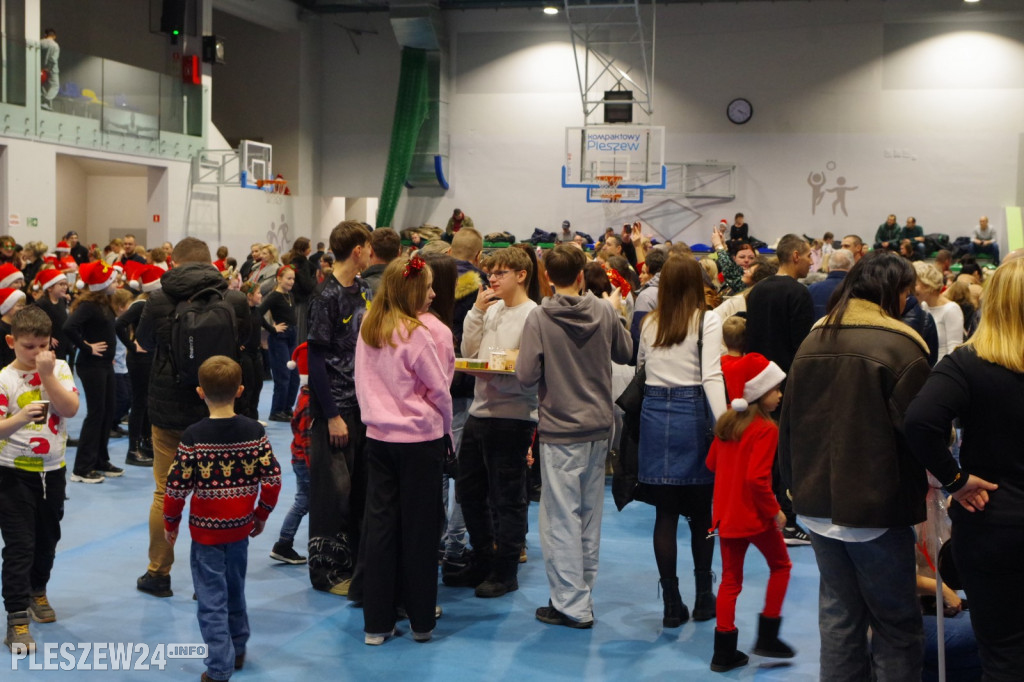 Jarmark Mikołajkowy w pleszewskiej Jedynce