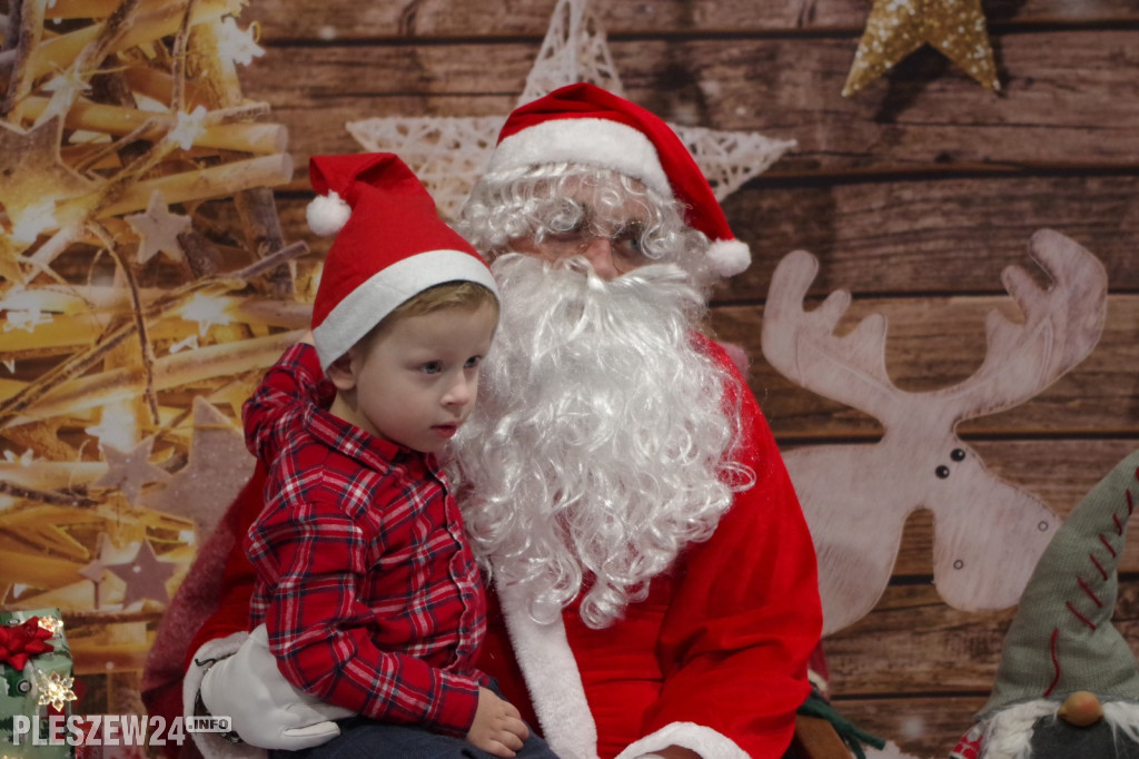 Jarmark Mikołajkowy w pleszewskiej Jedynce