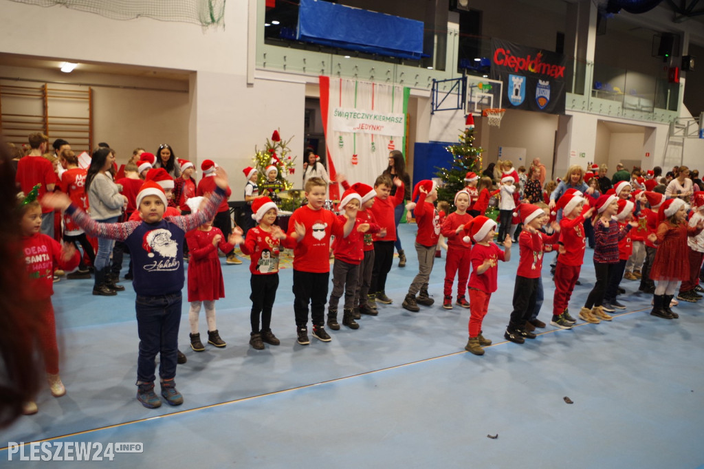 Jarmark Mikołajkowy w pleszewskiej Jedynce