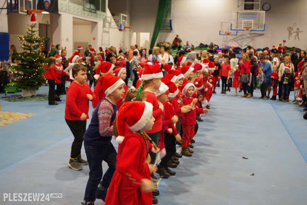 Jarmark Mikołajkowy w pleszewskiej Jedynce