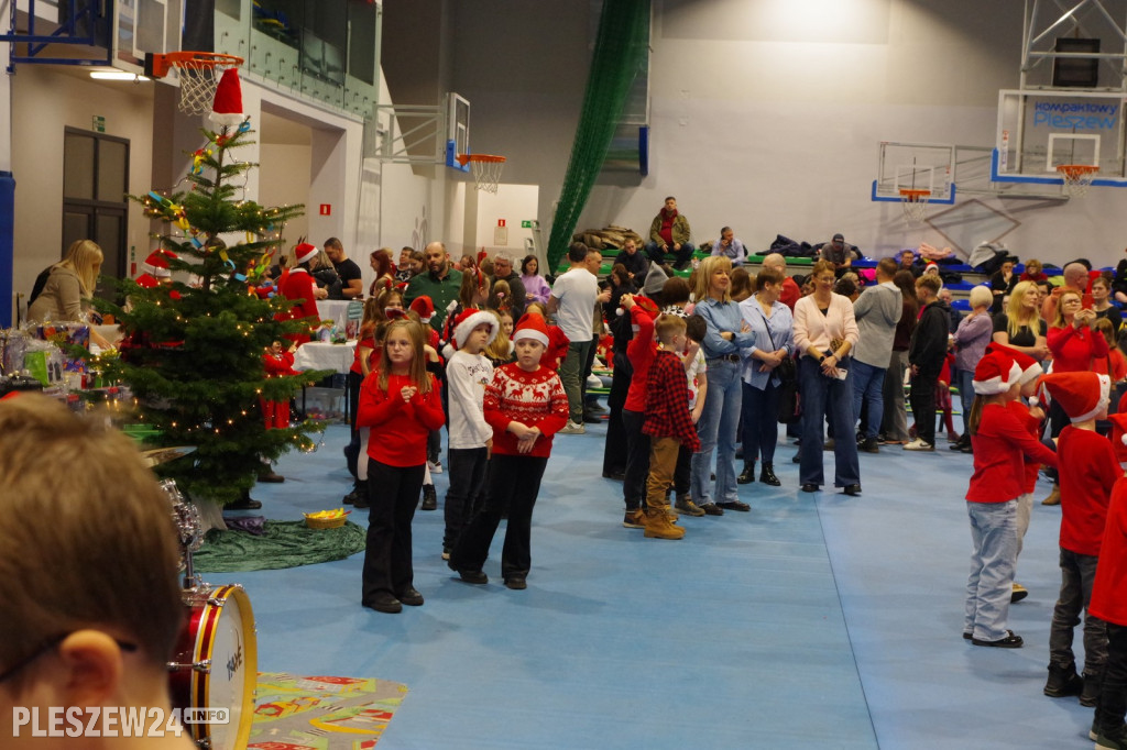 Jarmark Mikołajkowy w pleszewskiej Jedynce