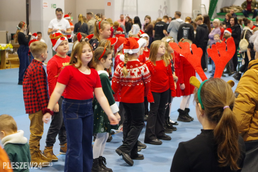 Jarmark Mikołajkowy w pleszewskiej Jedynce