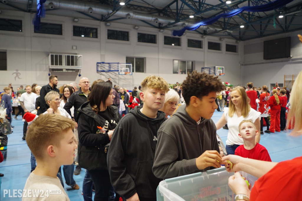 Jarmark Mikołajkowy w pleszewskiej Jedynce