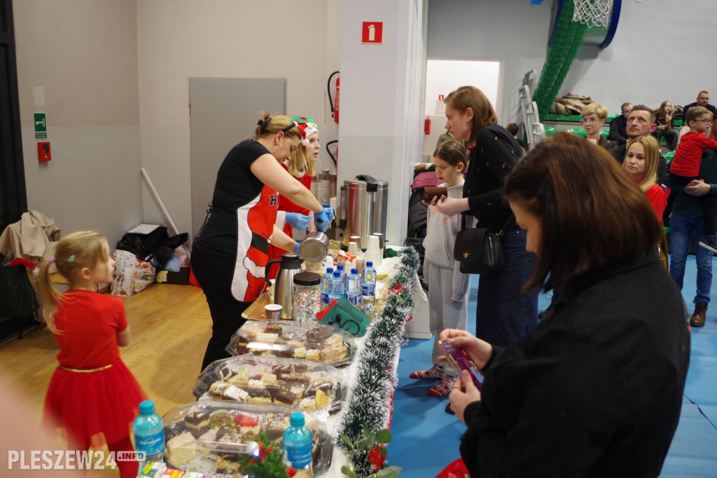 Jarmark Mikołajkowy w pleszewskiej Jedynce