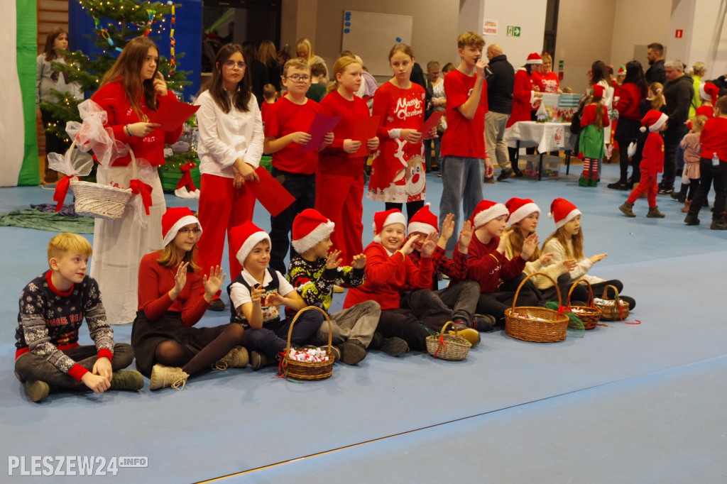 Jarmark Mikołajkowy w pleszewskiej Jedynce