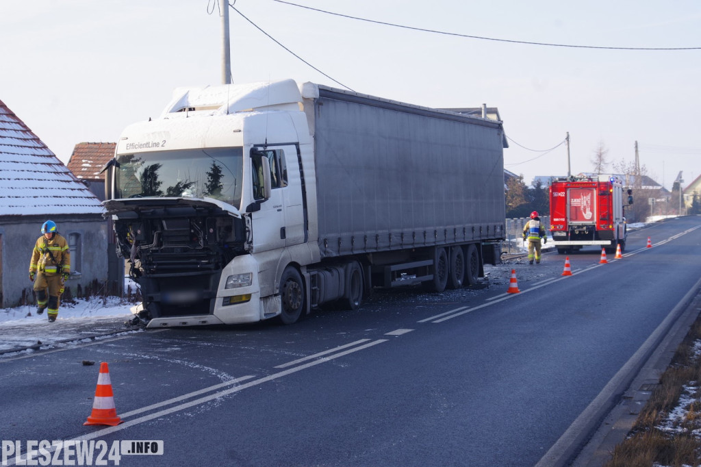 Zderzenie dwóch pojazdów w Piekarzewie