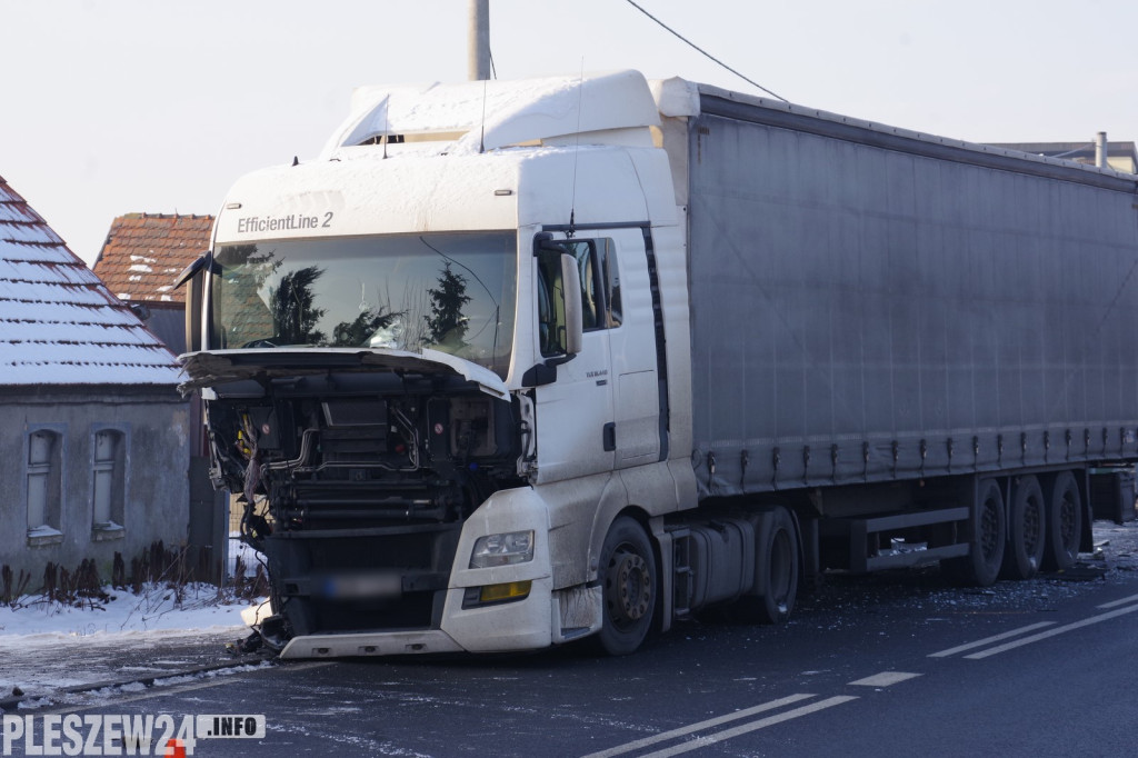 Zderzenie dwóch pojazdów w Piekarzewie