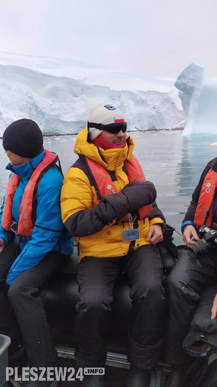 Pleszewianin płynie na Antarktydę