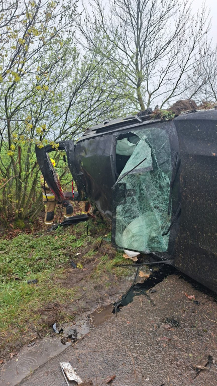 Dachowanie na drodze powiatowej