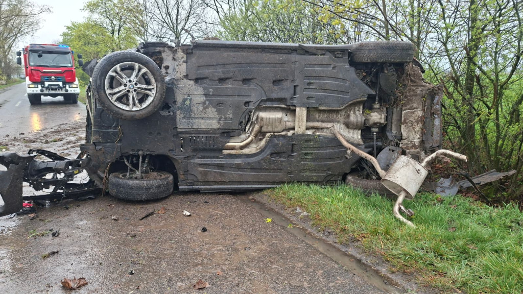 Dachowanie na drodze powiatowej