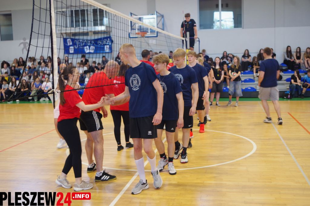 Charytatywny Turniej Siatkówki w Pleszewie