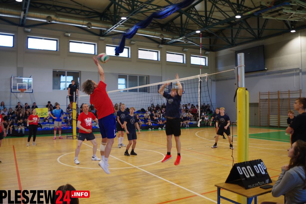 Charytatywny Turniej Siatkówki w Pleszewie