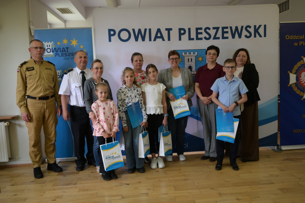 Młodzież zapobiega pożarom - konkurs plastyczny