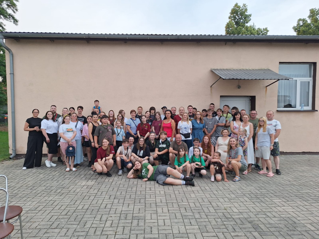Ognisko z harcerzami w Bronowie
