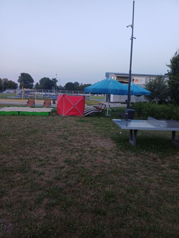 Martwy mężczyzna znaleziony na stadionie w Pleszewie