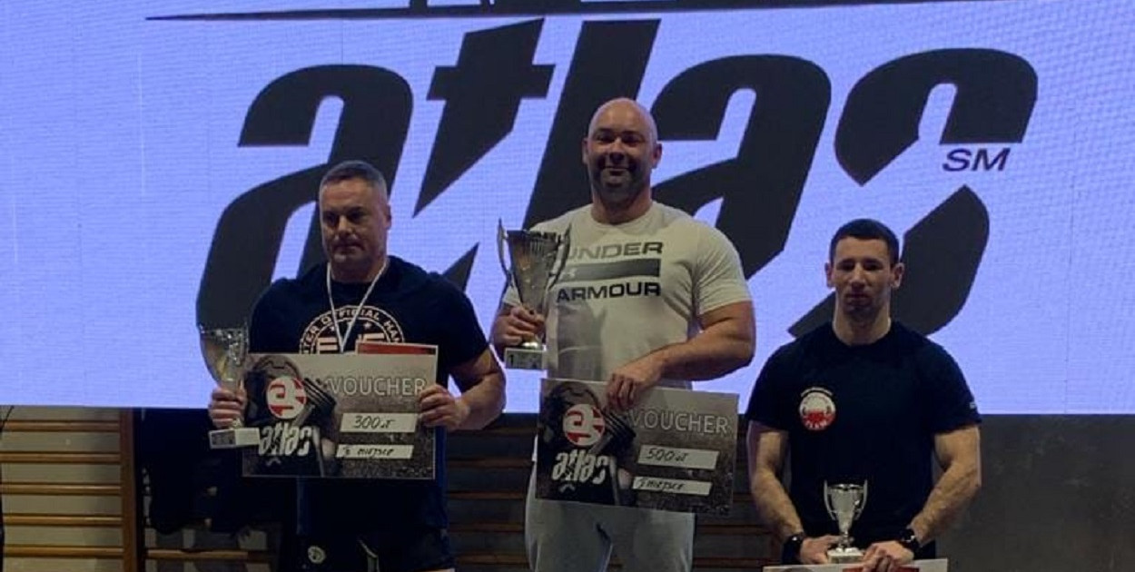 Waldemar Wajsnis - w środku. Fot.: Facebook - KPP w Pleszewie