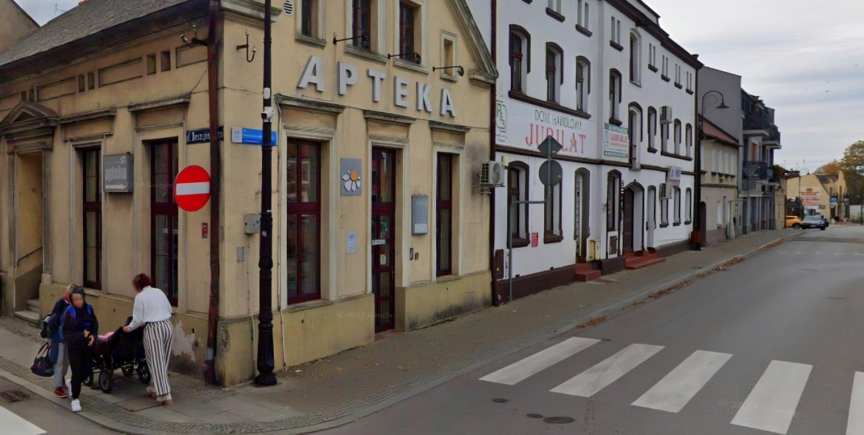 Apteka "Pod rumiankiem". Fot Google Maps