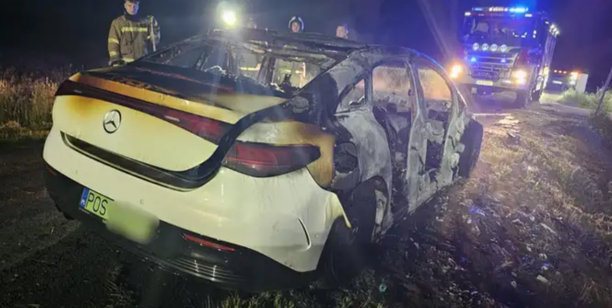 Fot. Fot. Pomoc Drogowa Assistance24.eu, KM PSP w Kaliszu/ Źródło Fakty Kaliskie