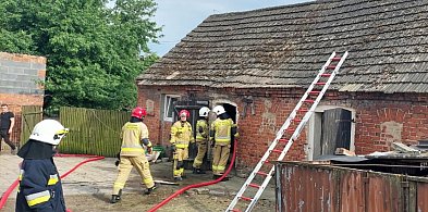 Budynek ocalał dzięki błyskawicznej akcji strażaków. Zapaliła się... [foto]-4448