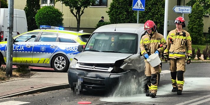 Zderzenie dwóch samochodów. Utrudnienia w ruchu w centrum miasta [zdjęcia]
