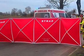 Tragiczny wypadek na krajowej dwunastce.  Senior zabity przez ciężarówkę-11269