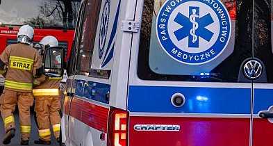 Tak się kończy wyprzedzanie w mieście. Młody kierowca BMW uderzył-11403