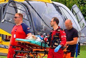 Dwulatek z popatrzeniami 25% ciała. Poparzony kawą w domu pod Ostrowem -11727