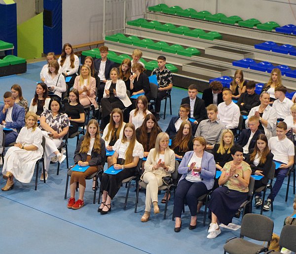 Kilkudziesięcioro ósmoklasistów otrzymało listy gratulacyjne [zdjęcia]-11908