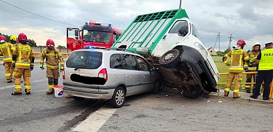 Wypadek na trasie Pleszew - Jarocin. Wbił się pod dostawczaka [zdjęcia]-11982