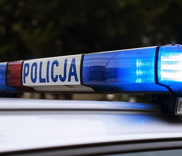 Niecodzienne zdarzenie na pleszewskim skrzyżowaniu. Sprawą zajmuje się policja-12644