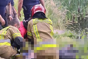 Ujawniono zwłoki mężczyzny. Na miejscu prokurator, policja i straż-12768