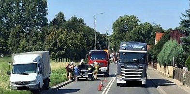 Wypadek na trasie Pleszew – Jarocin. Jedna osoba w szpitalu, zerwana linia-12805